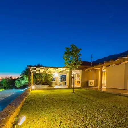 Blue Horizon With Private Pool & Sea View Villa