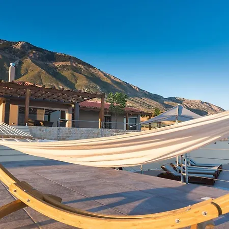 Blue Horizon With Private Pool & Sea View Plateies