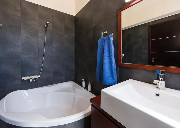 Blue Horizon With Private Pool & Sea View