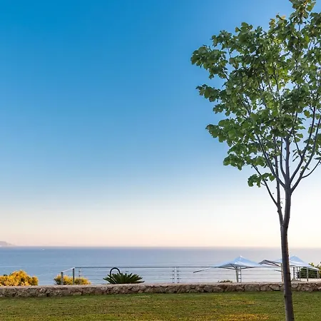 Blue Horizon With Private Pool & Sea View