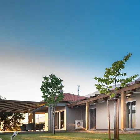 Blue Horizon With Private Pool & Sea View * Plateies